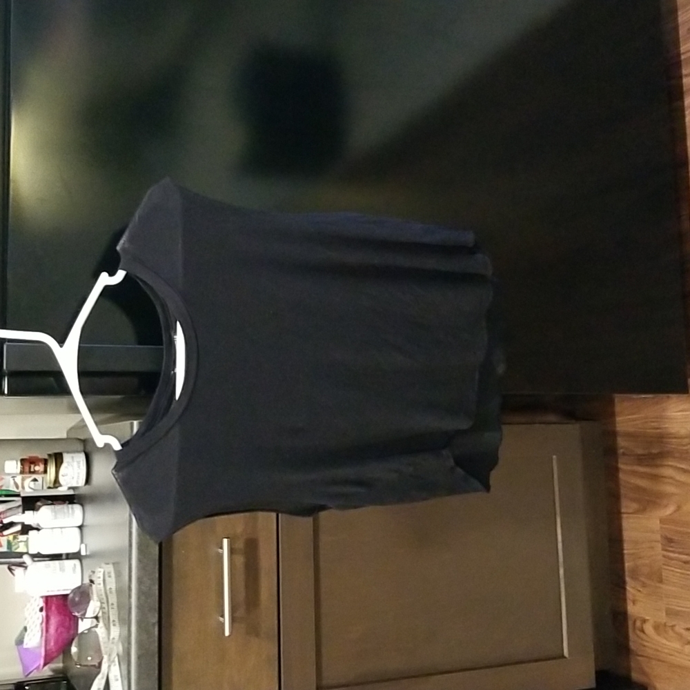 Brandy Melville Cropped shirt